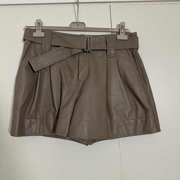 GANNI Belted Pleat Detail Leather Shorts - EU 38/US 6 - Picture 8 of 15